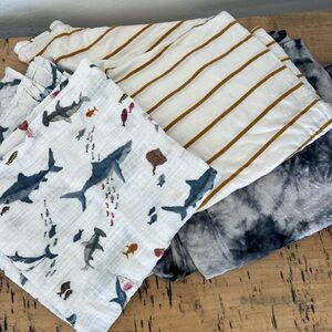 Pack of 3 swaddles. Lou lou and co with little unicorn